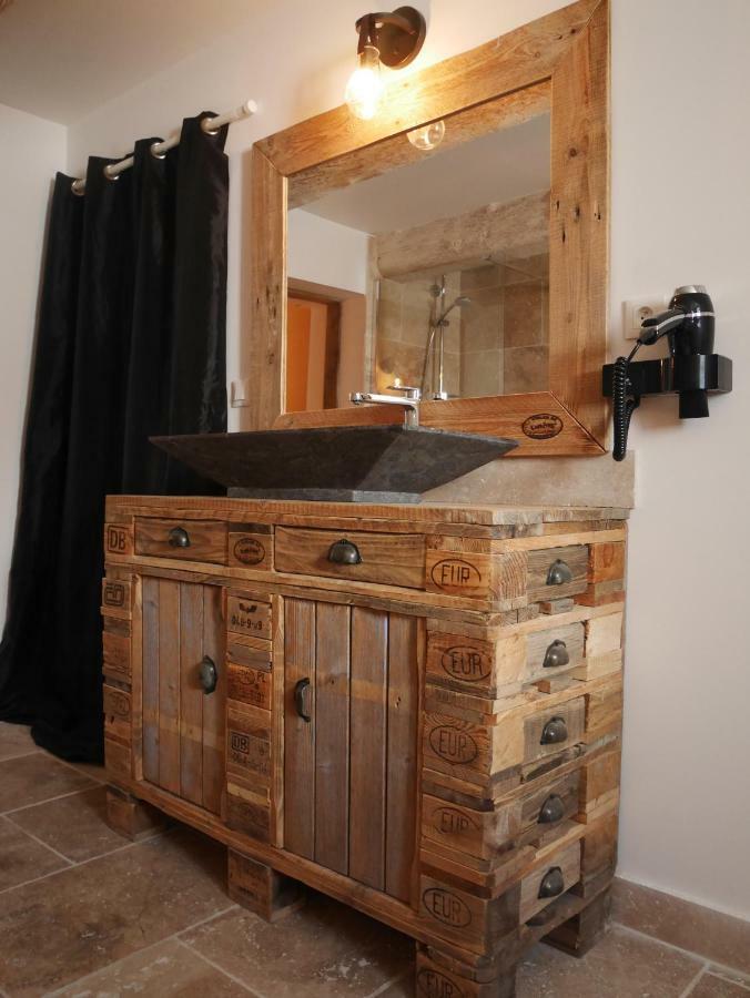 Mas Du Grand Bordes Saint Laurent d'Aigouze Bagian luar foto